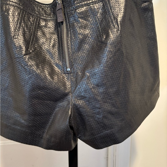 Juicy Couture Black Leather Women's Shorts. - Picture 3 of 4